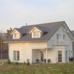 Freistehendes 5.5-Zimmer Einfamilienhaus in Laufen Freistehendes 5.5-Zimmer Einfamilienhaus in Laufen